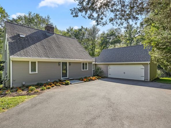 14 Shinnecock Place, Weston CT 06883
