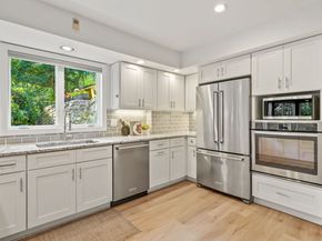14 Shinnecock Place, Weston CT 06883