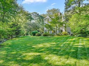 14 Shinnecock Place, Weston CT 06883
