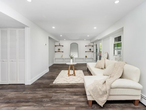 59 Cranston Avenue, Shelton CT 06484