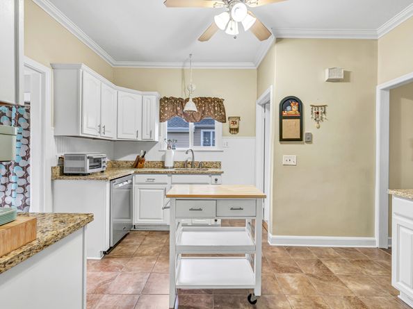 8 Thomas Street, Trumbull CT 06611
