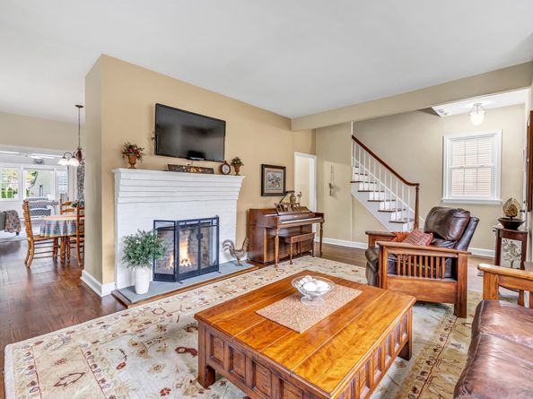 8 Thomas Street, Trumbull CT 06611