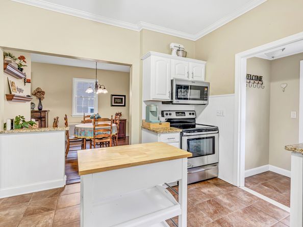 8 Thomas Street, Trumbull CT 06611