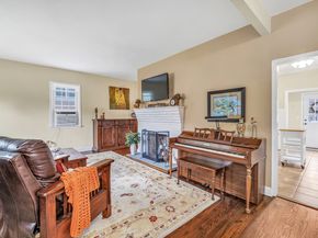 8 Thomas Street, Trumbull CT 06611