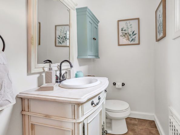 8 Thomas Street, Trumbull CT 06611