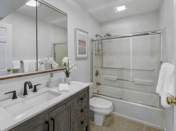 105 Olcott Way 105, Ridgefield CT 06877