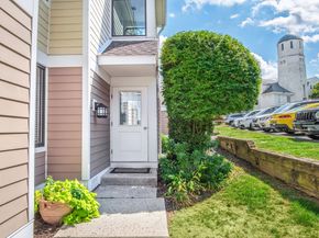 105 Olcott Way 105, Ridgefield CT 06877