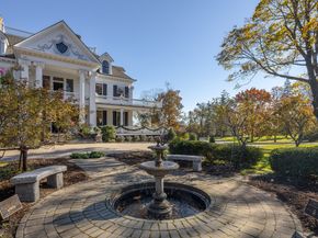 105 Olcott Way 105, Ridgefield CT 06877
