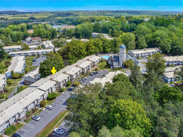 105 Olcott Way 105, Ridgefield CT 06877
