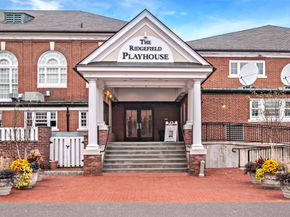 105 Olcott Way 105, Ridgefield CT 06877