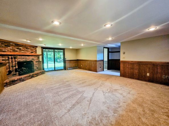 3 Robinhood Road, Danbury CT 06811