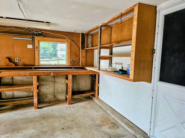 3 Robinhood Road, Danbury CT 06811