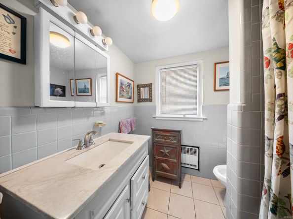 76 Suburban Avenue, Bridgeport CT 06606