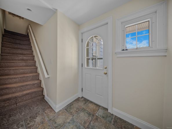 76 Suburban Avenue, Bridgeport CT 06606