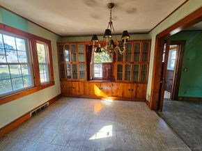 5 Lindsley Place, Stratford CT 06615