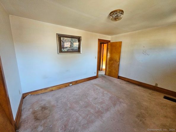 5 Lindsley Place, Stratford CT 06615