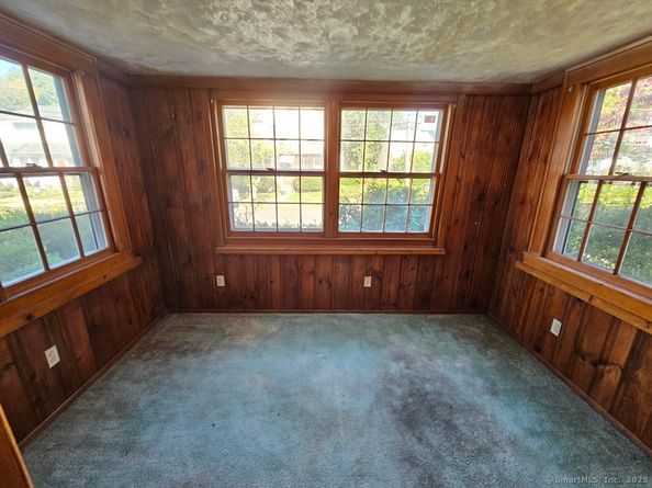 5 Lindsley Place, Stratford CT 06615