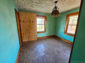 5 Lindsley Place, Stratford CT 06615