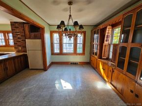 5 Lindsley Place, Stratford CT 06615