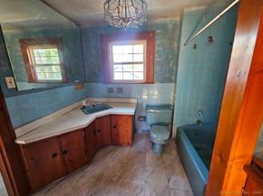 5 Lindsley Place, Stratford CT 06615