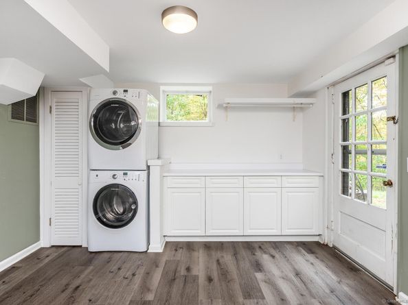 32 Calvin Road, Weston CT 06883