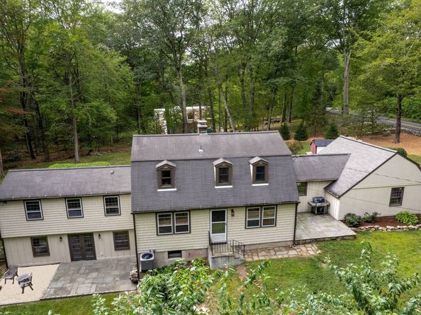 32 Calvin Road, Weston CT 06883