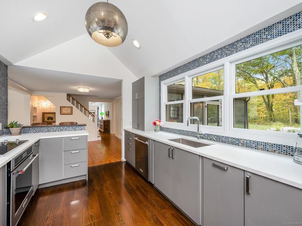 32 Calvin Road, Weston CT 06883