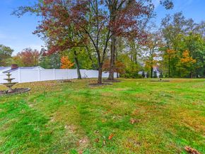 38 Smith Place, Trumbull CT 06611