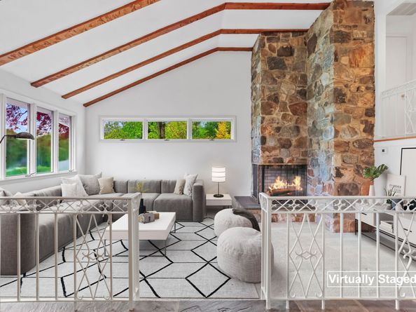 38 Smith Place, Trumbull CT 06611