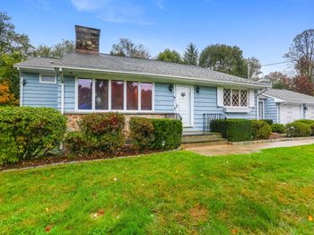 38 Smith Place