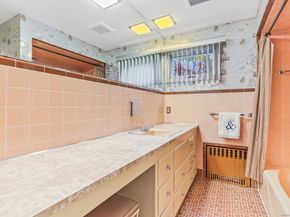 38 Smith Place, Trumbull CT 06611
