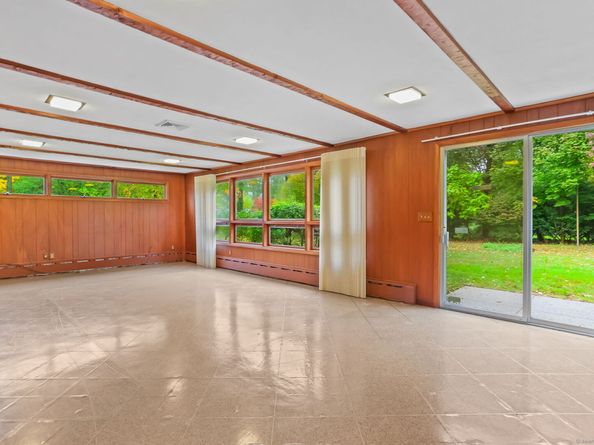 38 Smith Place, Trumbull CT 06611