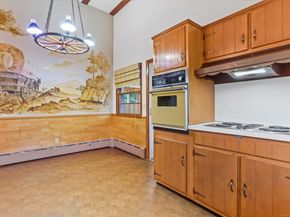 38 Smith Place, Trumbull CT 06611
