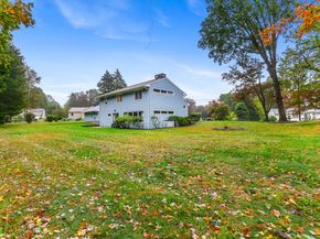 38 Smith Place, Trumbull CT 06611