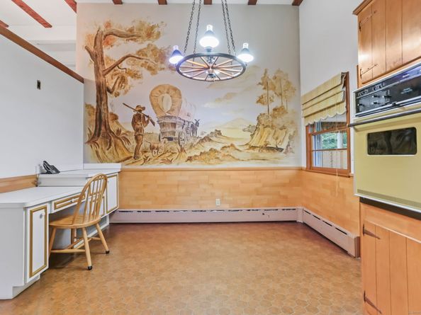 38 Smith Place, Trumbull CT 06611