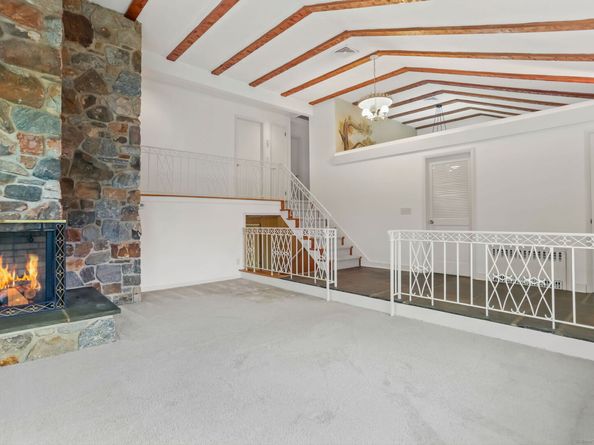 38 Smith Place, Trumbull CT 06611