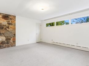 38 Smith Place, Trumbull CT 06611
