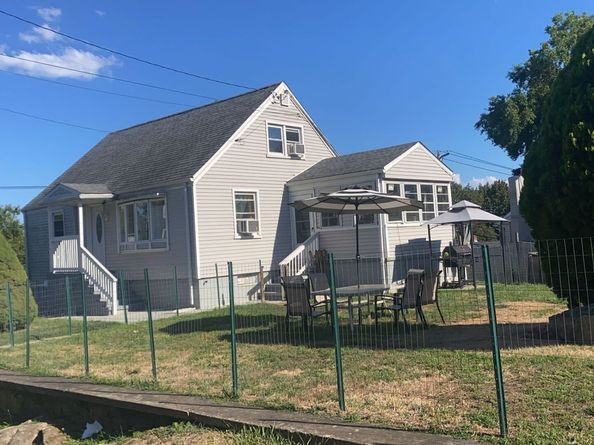 15 Edwards Street, Bridgeport CT 06606