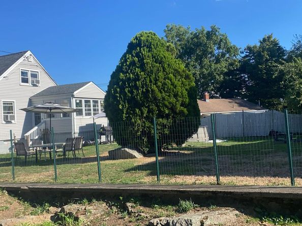 15 Edwards Street, Bridgeport CT 06606