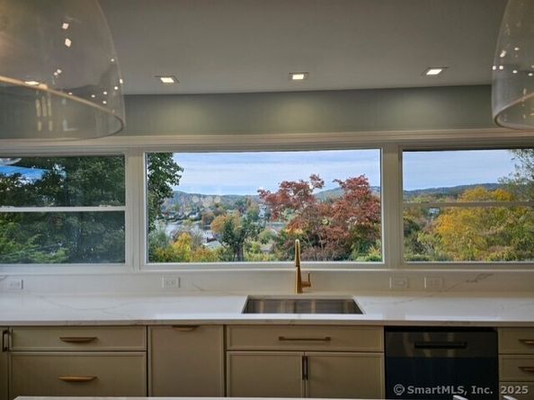 16 Candlewood Acres Road, Brookfield CT 06804