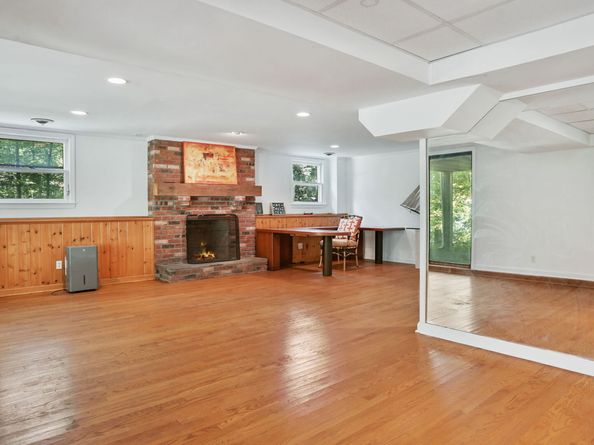 100 Honeysuckle Hill Lane, Easton CT 06612
