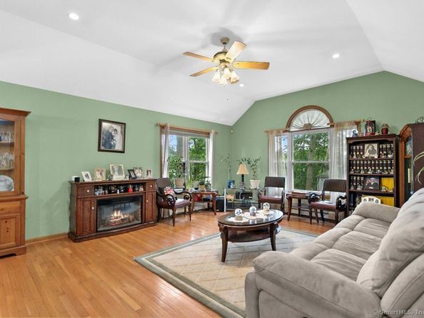 6 Stonegate Lane, Shelton CT 06484