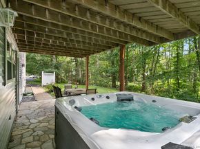6 Stonegate Lane, Shelton CT 06484