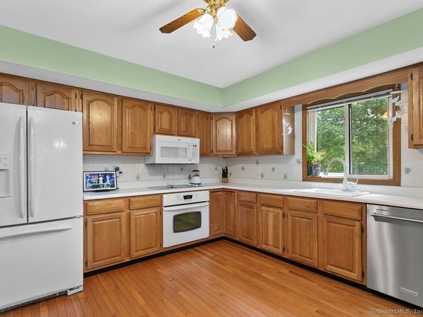 6 Stonegate Lane, Shelton CT 06484