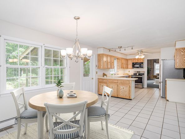 5 Woodland Way, Weston CT 06883