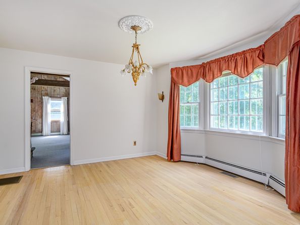 5 Woodland Way, Weston CT 06883