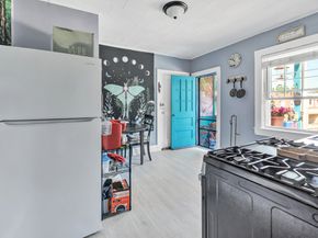 819 Connecticut Avenue 6, Bridgeport CT 06607