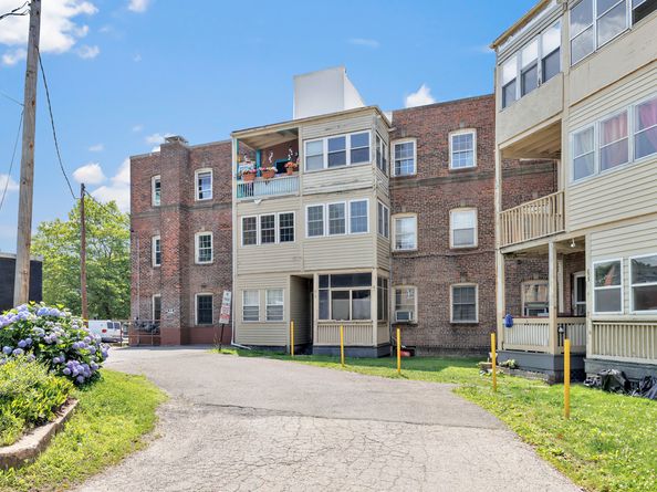 819 Connecticut Avenue 6, Bridgeport CT 06607