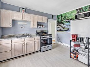 819 Connecticut Avenue 6, Bridgeport CT 06607