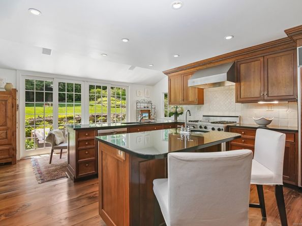 216 Hillspoint Road, Westport CT 06880